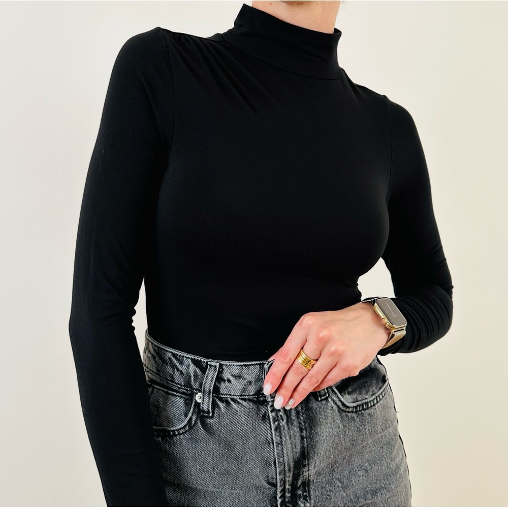 Good American Stretch Jersey Long Sleeve Ruched Turtleneck Bodysuit Black